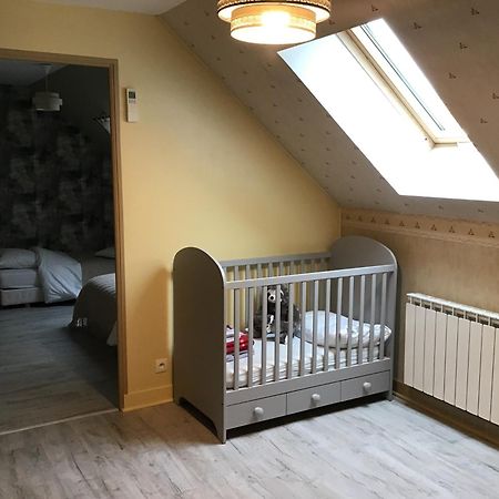 Des Roux Et Des Pious Suite De 35 A 60 M2 Et 3 Chambres Pour Groupe De 2 A 6 Personnes Civray-de-Touraine Bagian luar foto