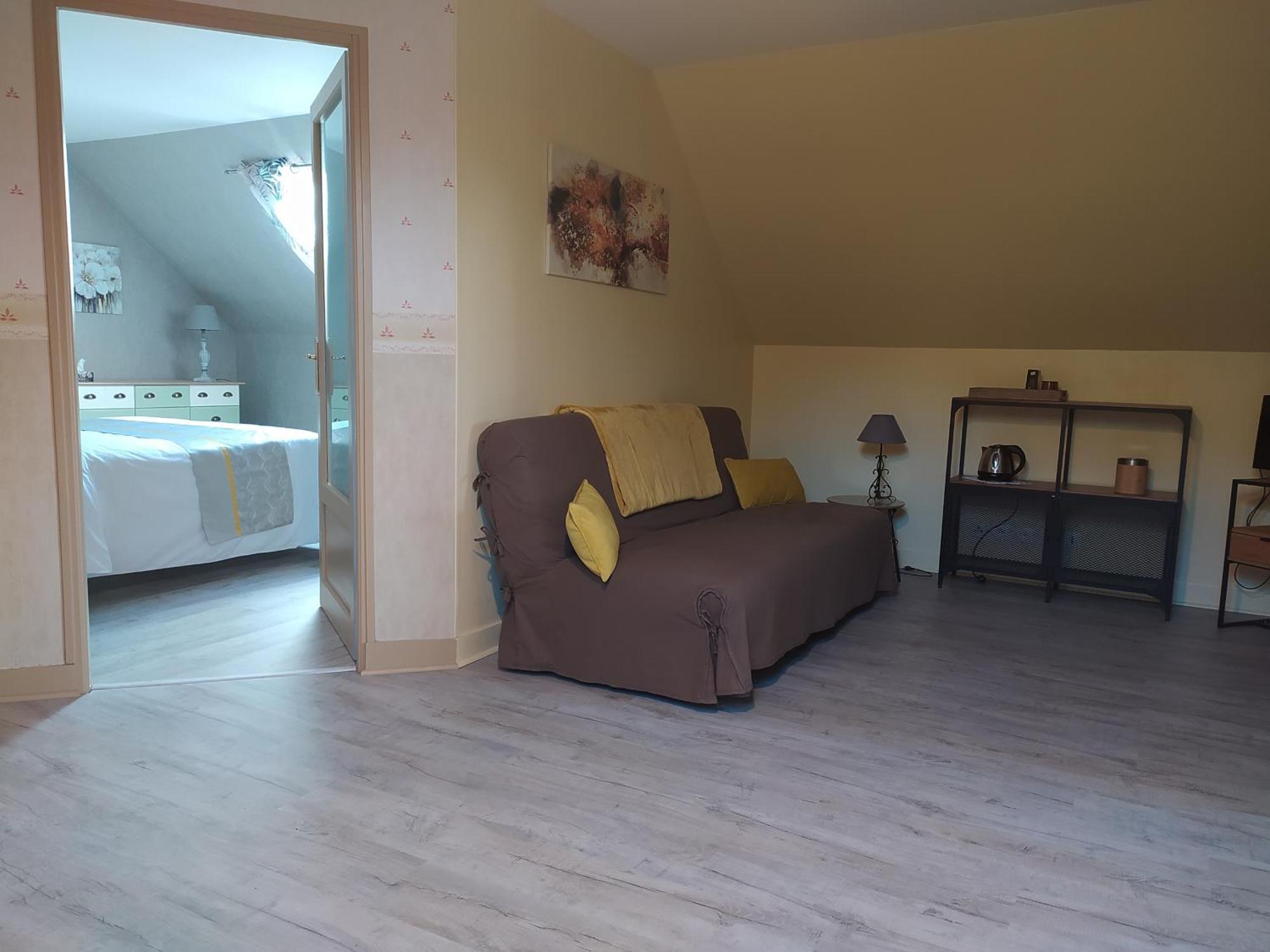 Des Roux Et Des Pious Suite De 35 A 60 M2 Et 3 Chambres Pour Groupe De 2 A 6 Personnes Civray-de-Touraine Bagian luar foto