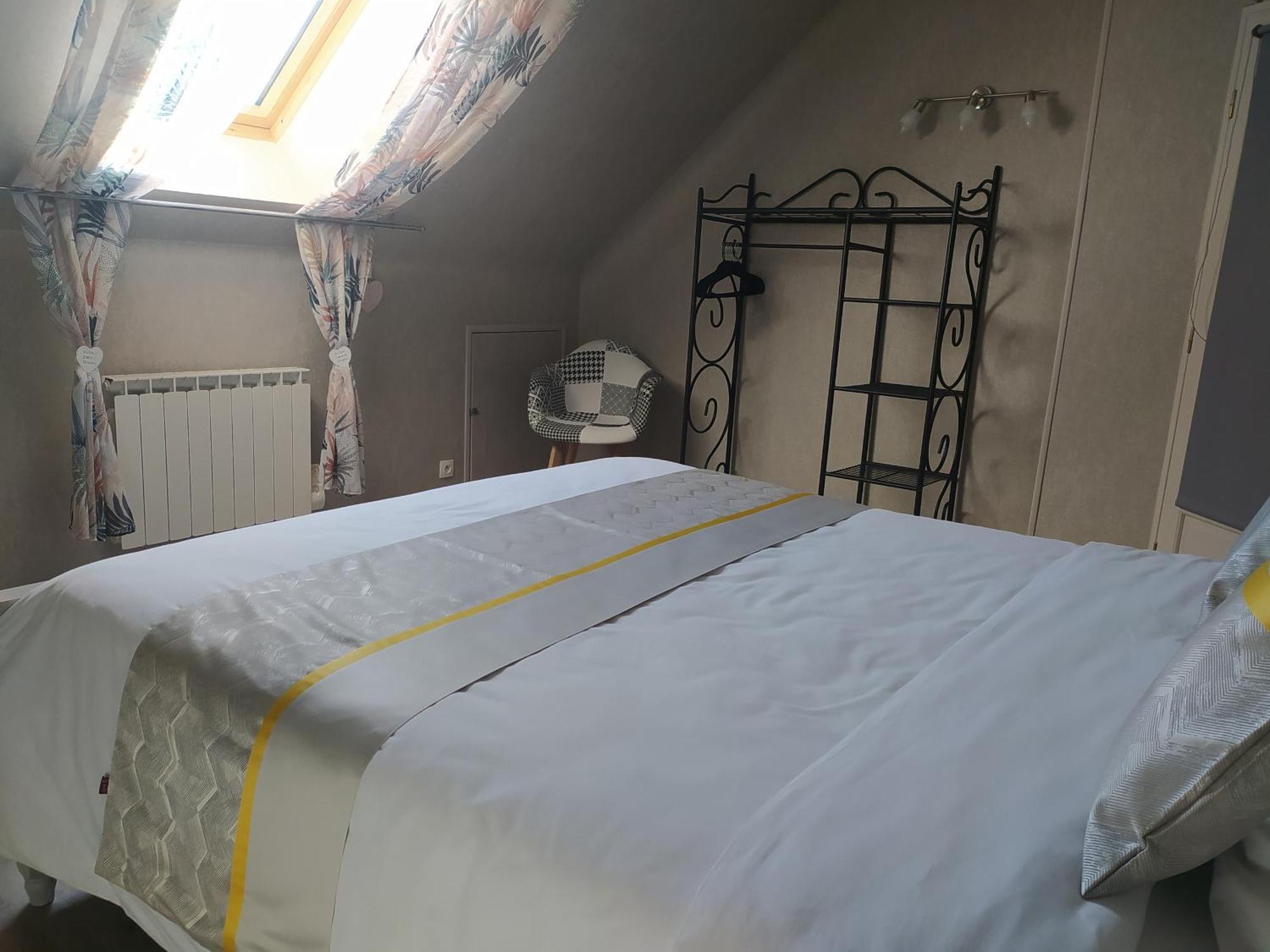 Des Roux Et Des Pious Suite De 35 A 60 M2 Et 3 Chambres Pour Groupe De 2 A 6 Personnes Civray-de-Touraine Bagian luar foto