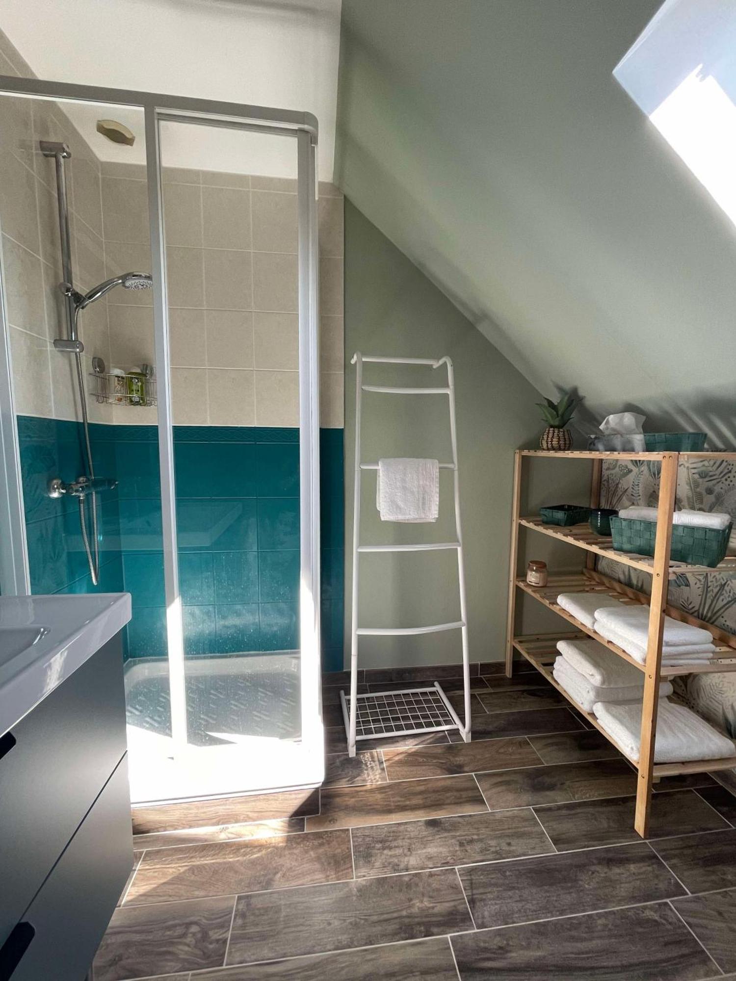 Des Roux Et Des Pious Suite De 35 A 60 M2 Et 3 Chambres Pour Groupe De 2 A 6 Personnes Civray-de-Touraine Bagian luar foto